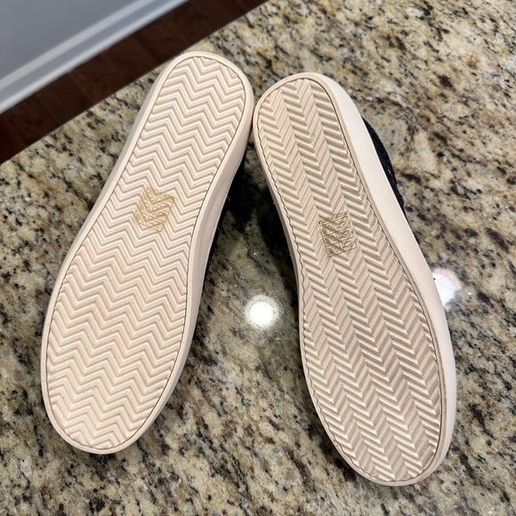 Brand New sneakers - Picture 6 of 7